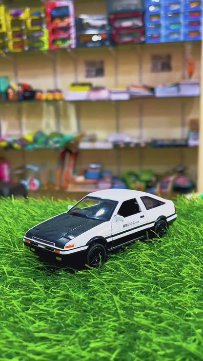 Toyota AE86 Sprinter Trueno Initial D | 1:35 Diecast Model Car – White & Black